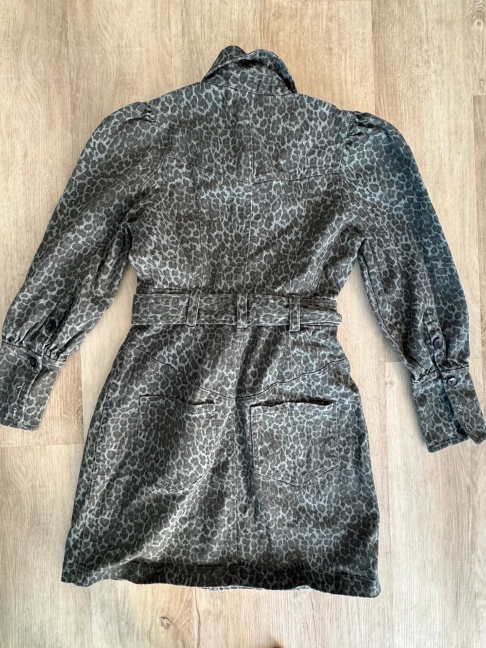 Marissa Webb MERA LEOPARD PRINT CANVAS MINI DRESS sz 8 - Picture 8 of 10